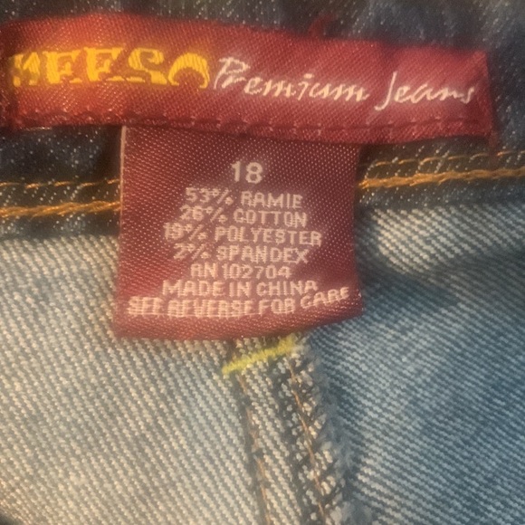 Neeso premium jeans with gold rose design - Picture 3 of 16